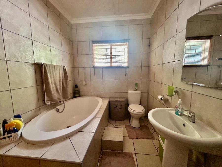 4 Bedroom Property for Sale in Universitas Free State